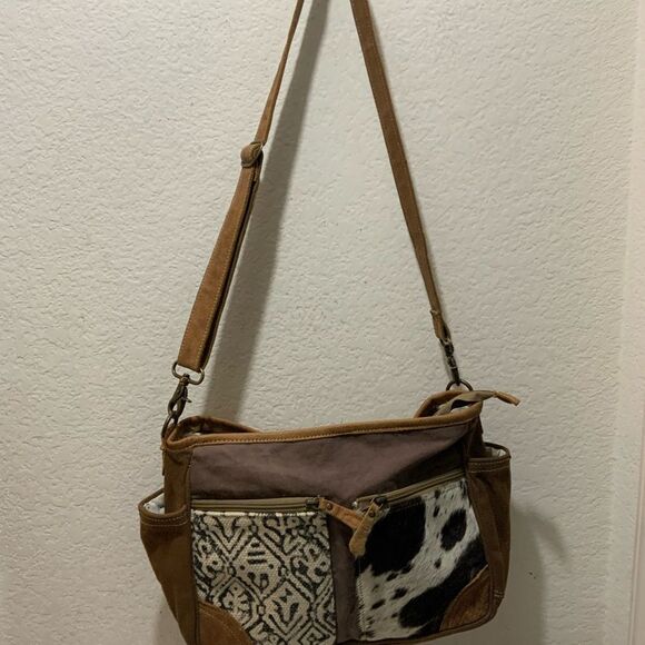 Myra Bag Handmade two tone Messenger Bag Upcycled Canvas & Cowhide Leather - Picture 3 of 15